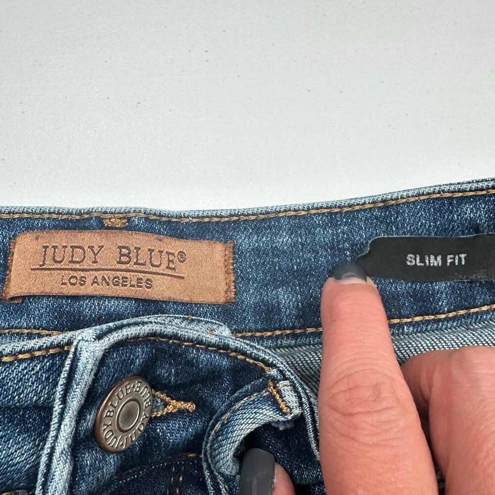 Judy Blue Jeans Womens 3/26 Blue Slim Fit Medium Wash Distressed Raw Hem Whisker - Picture 8 of 14